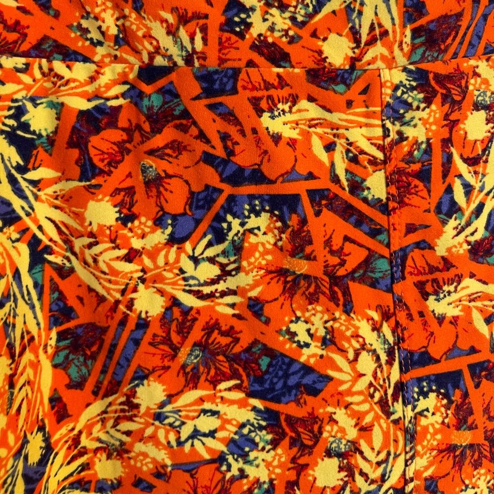 Cute floral leggings in Tall & Curvy. NEVER WORN! 20% off 3+ items